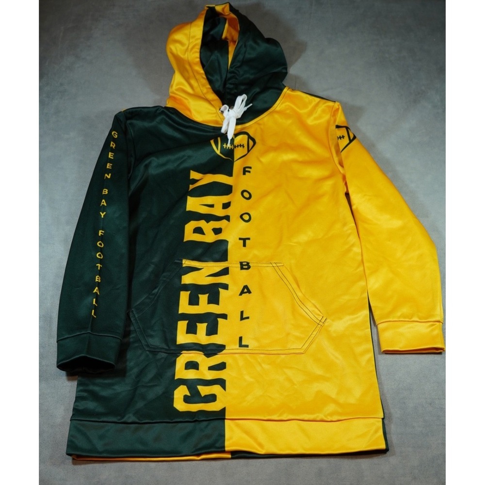 Woman's Green Bay Packer pullover sweater hoodie Size M long body